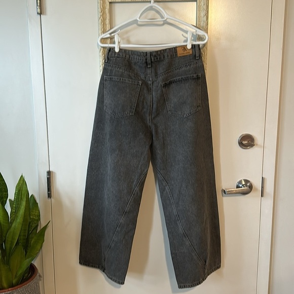 FLYING ANGEL | Nordstrom Gray Wide-Leg Barrel Ankle Jeans - Picture 9 of 13